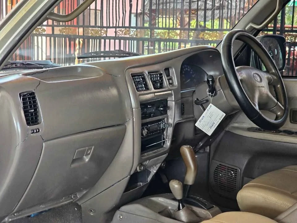 2003 Toyota Hilux Tiger VI 3