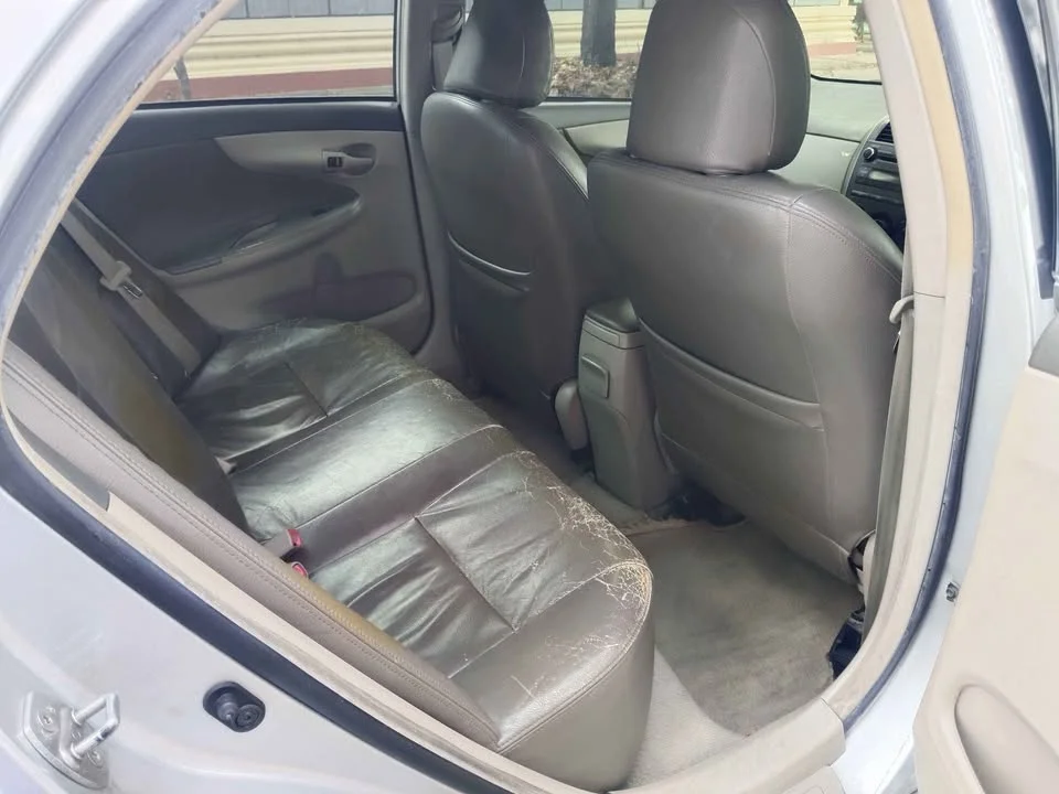2010 Toyota Corolla Altis X (E140) 3