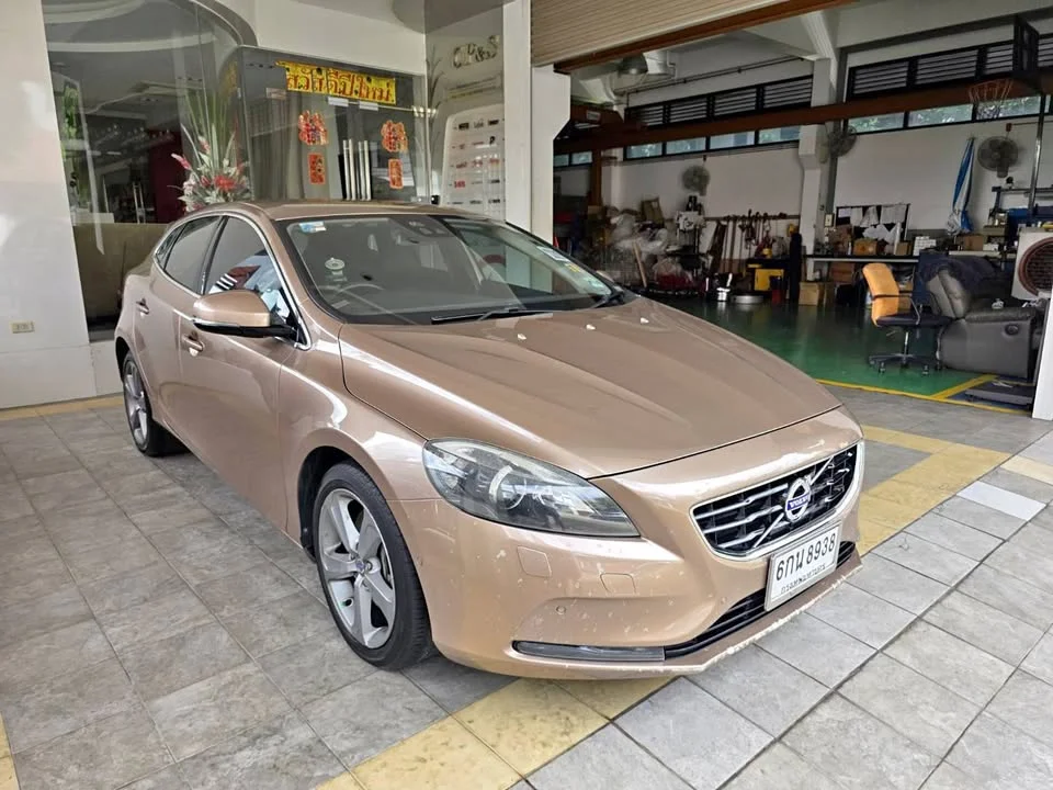 2015 Volvo V40 II 2