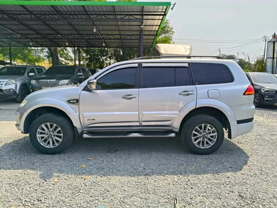 2011 Mitsubishi Pajero Sport II 2