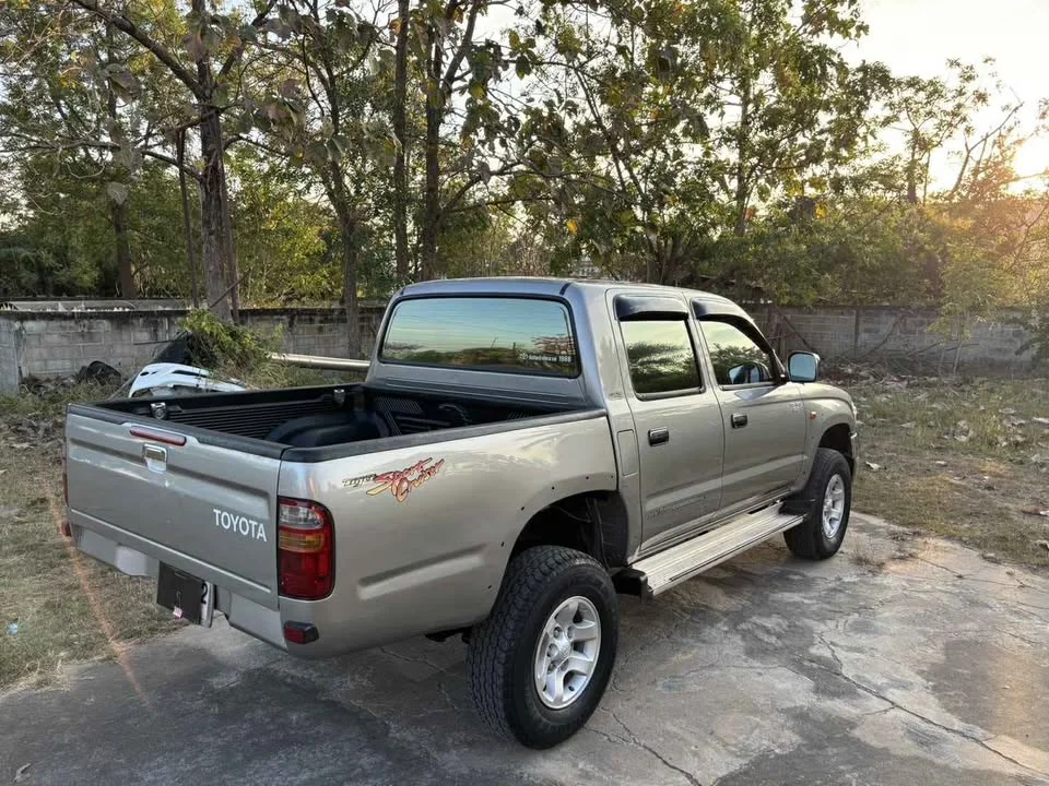 2002 Toyota Hilux Tiger VI 3