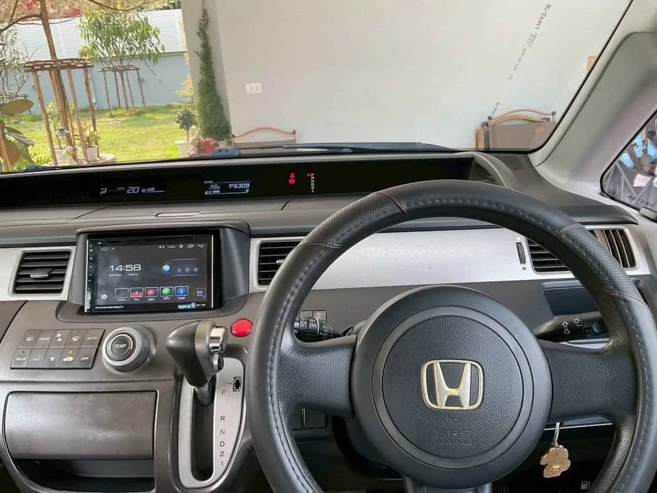 2009 Honda Stepwgn III 2