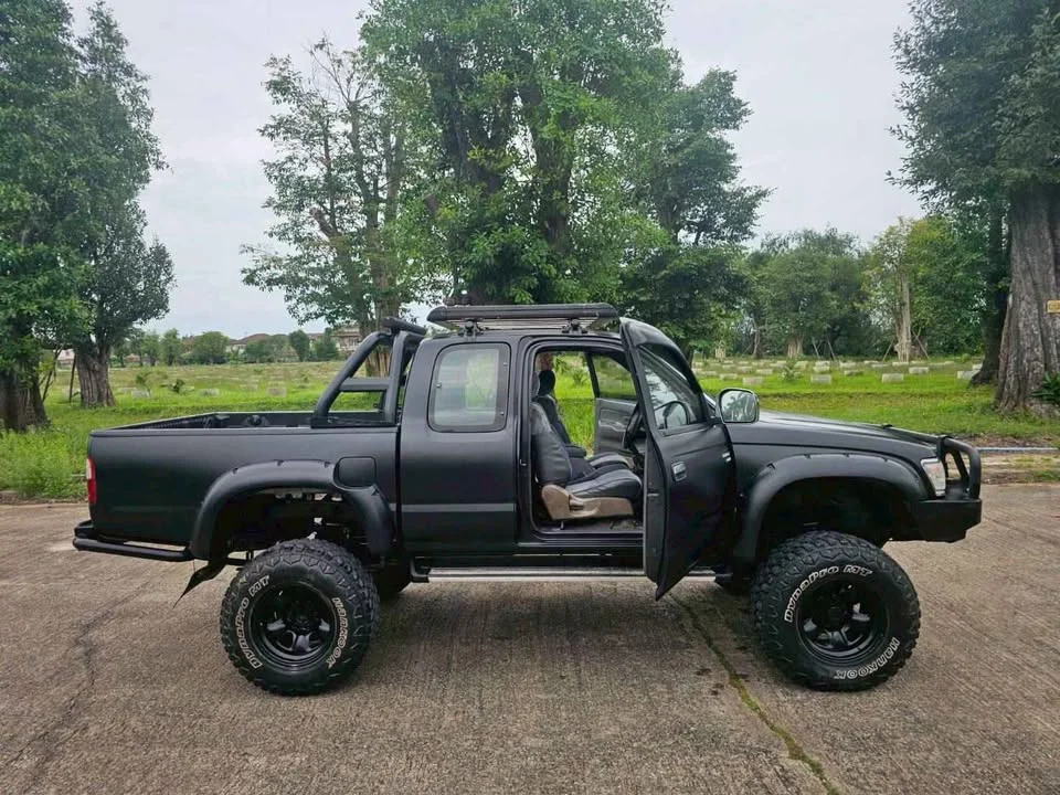 1999 Toyota Hilux Tiger VI 2