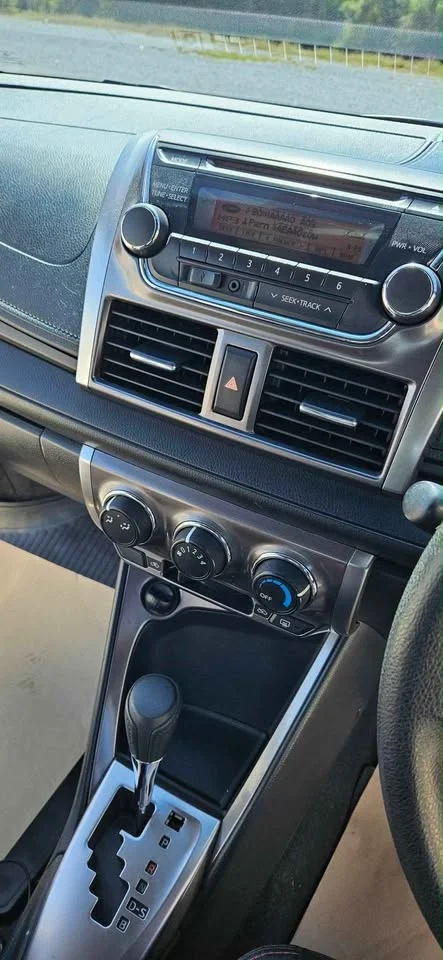 2015 Toyota Yaris III 2
