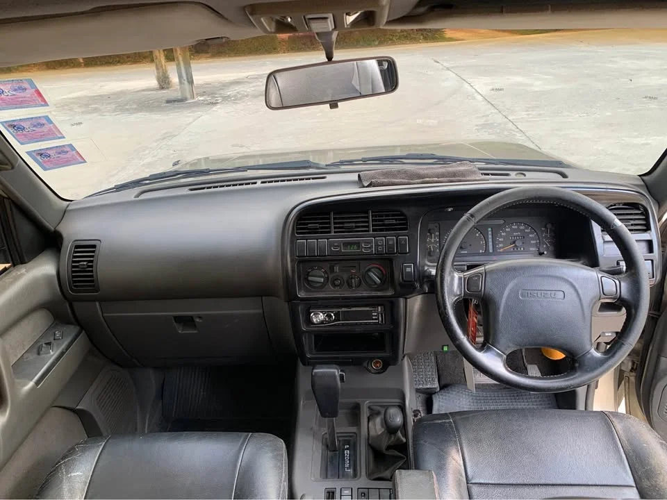 1996 Isuzu Trooper II 2