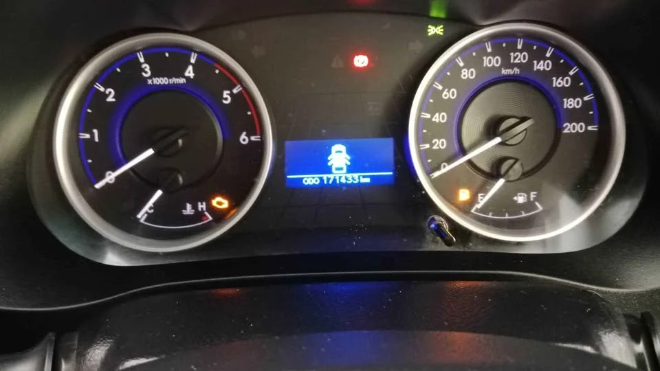2016 Toyota Hilux VIII 2