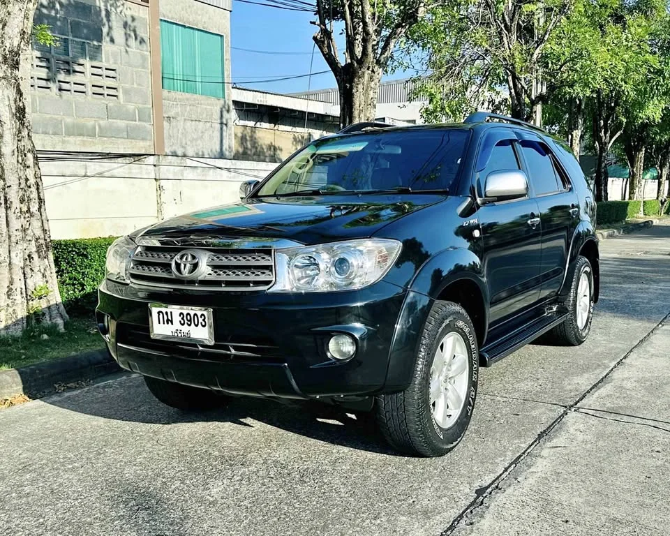 2010 Toyota Fortuner I 3