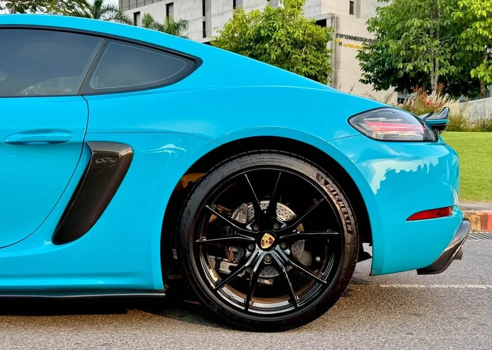 2017 Porsche 718 Boxster and Cayman IV 3