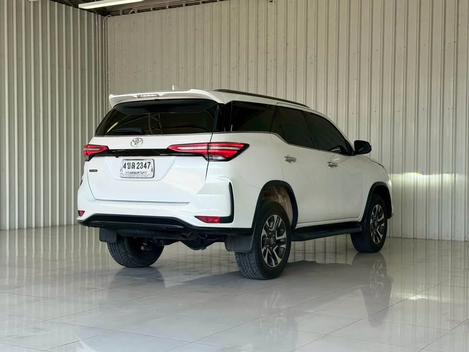 2023 Toyota Fortuner II 2