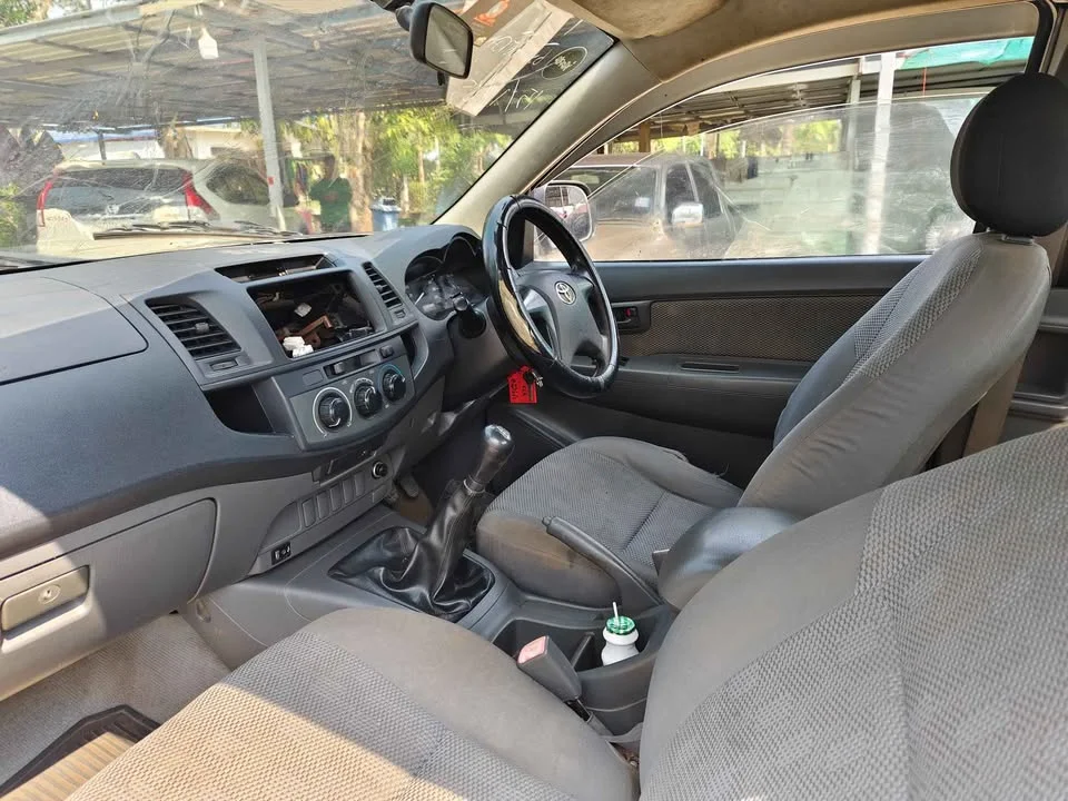 2012 Toyota Hilux VII 2