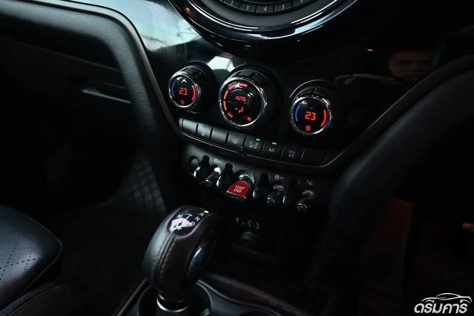 2017 Mini Hatch  III 3