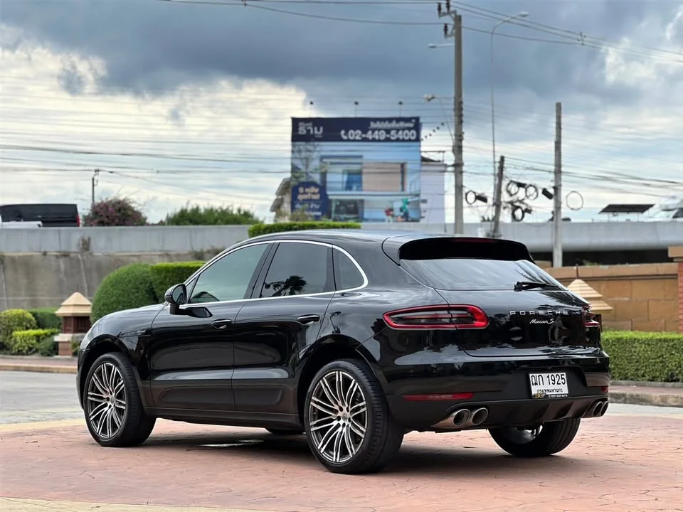2017 Porsche Macan I 2