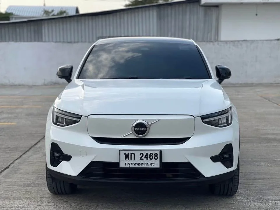 2023 Volvo XC40 3