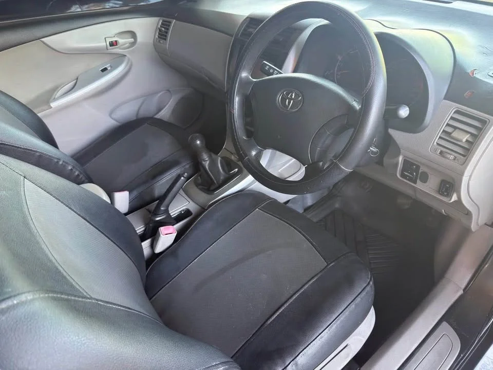 2010 Toyota Corolla Altis X (E140) 2