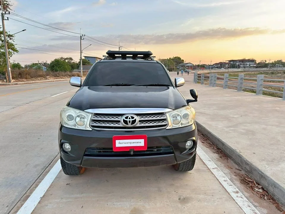 2010 Toyota Fortuner I 2