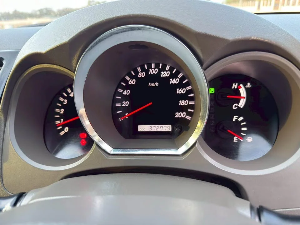 2010 Toyota Fortuner I 3