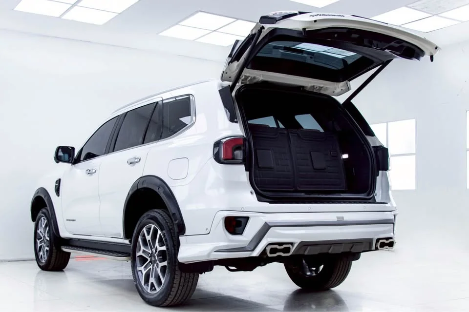 2023 Ford Everest III 2