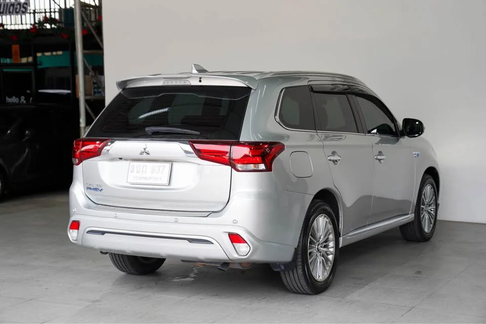 2021 Mitsubishi Outlander III 3