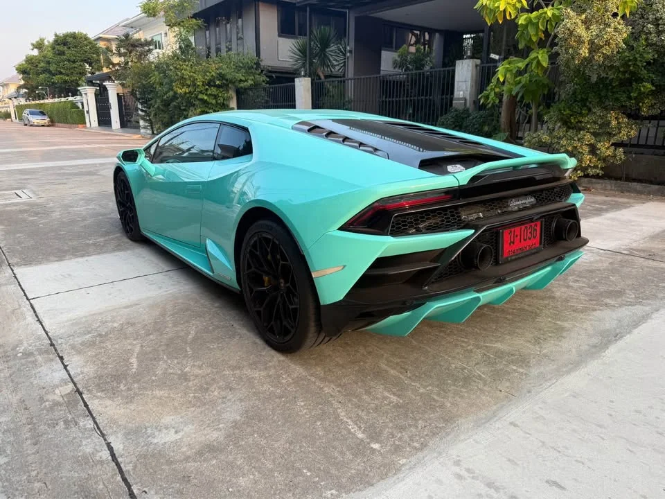 2022 Lamborghini Huracan 2