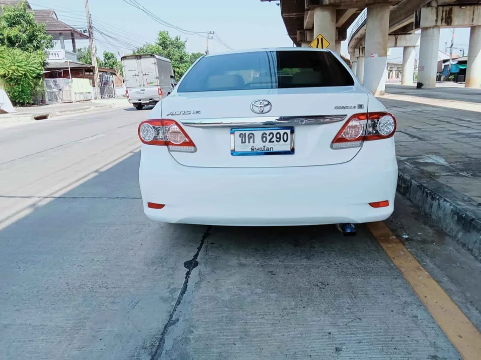 2013 Toyota Corolla Altis X (E140) 2