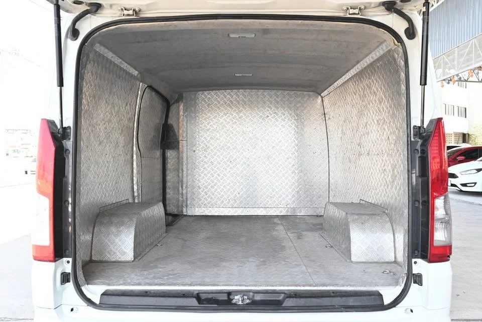 2022 Toyota HiAce VI (H300) 2
