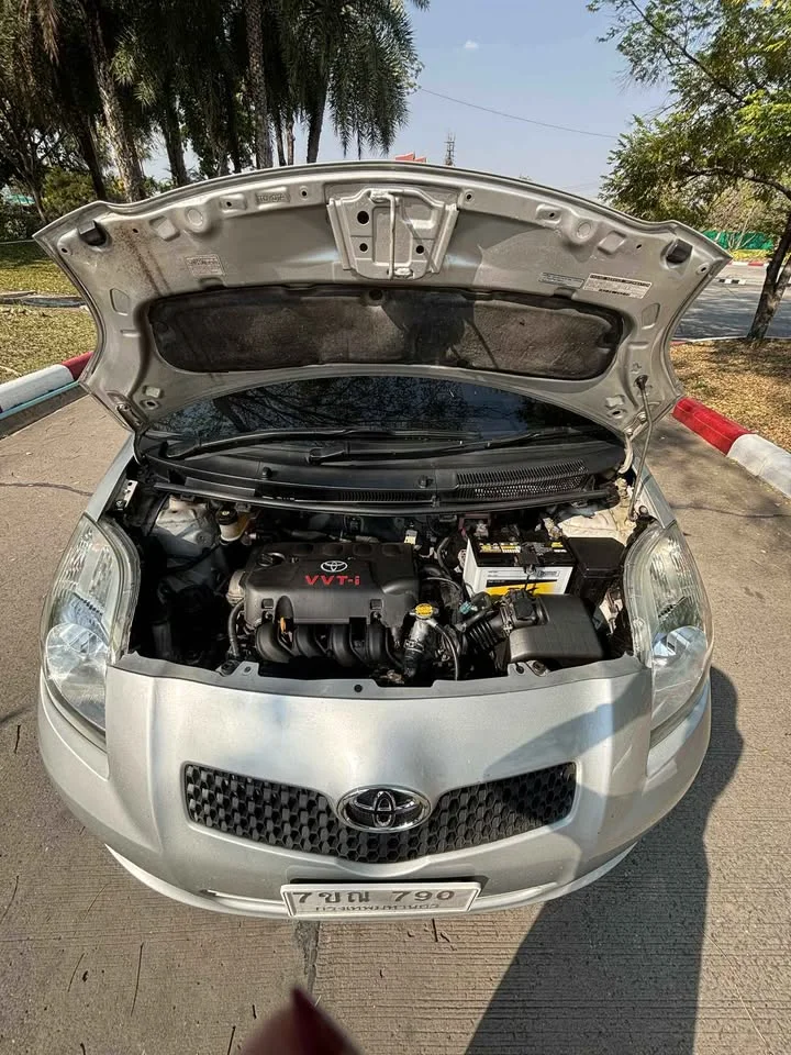 2007 Toyota Yaris II 2