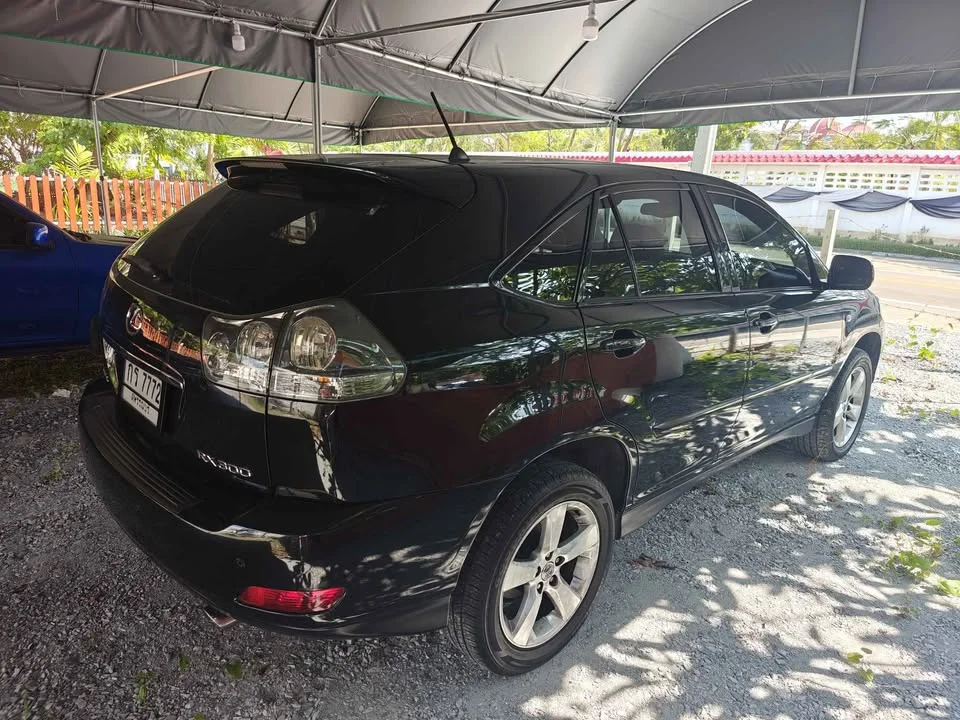 2005 Toyota Harrier II 2