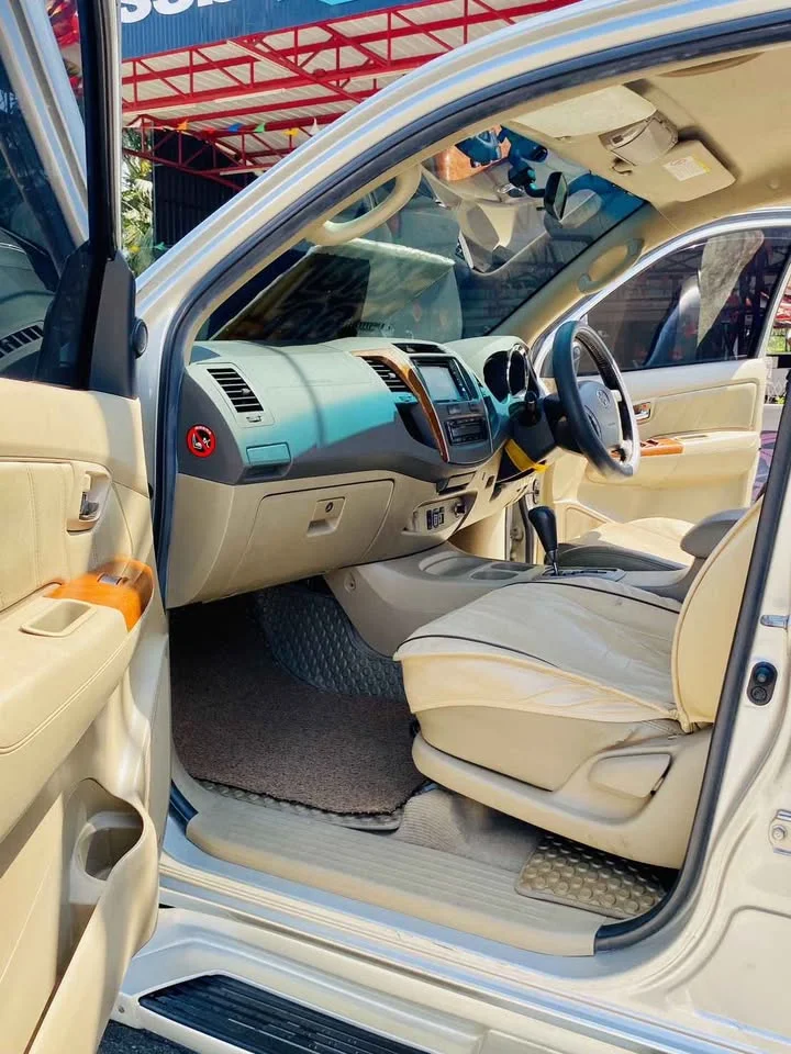 2009 Toyota Fortuner I 3