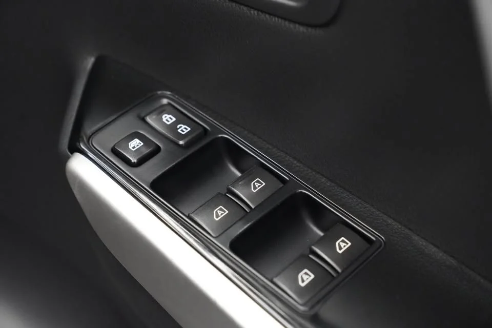 2023 Mitsubishi Pajero Sport III 2