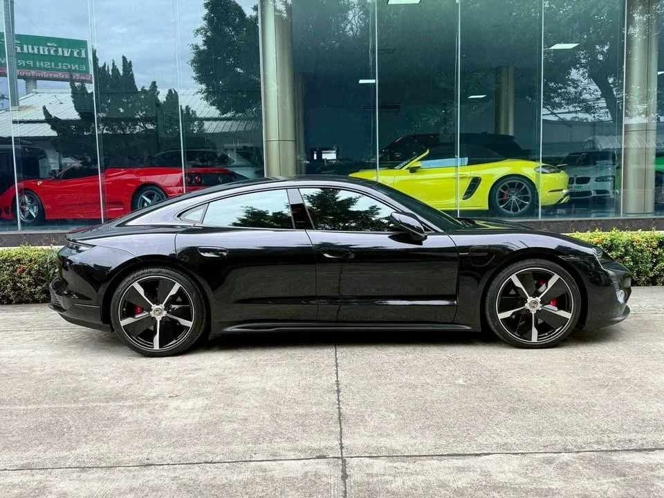 2021 Porsche Taycan 9J1 2