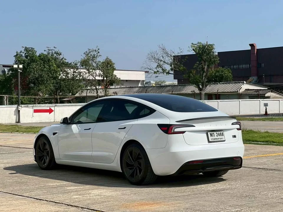 2024 Tesla Model 3 2