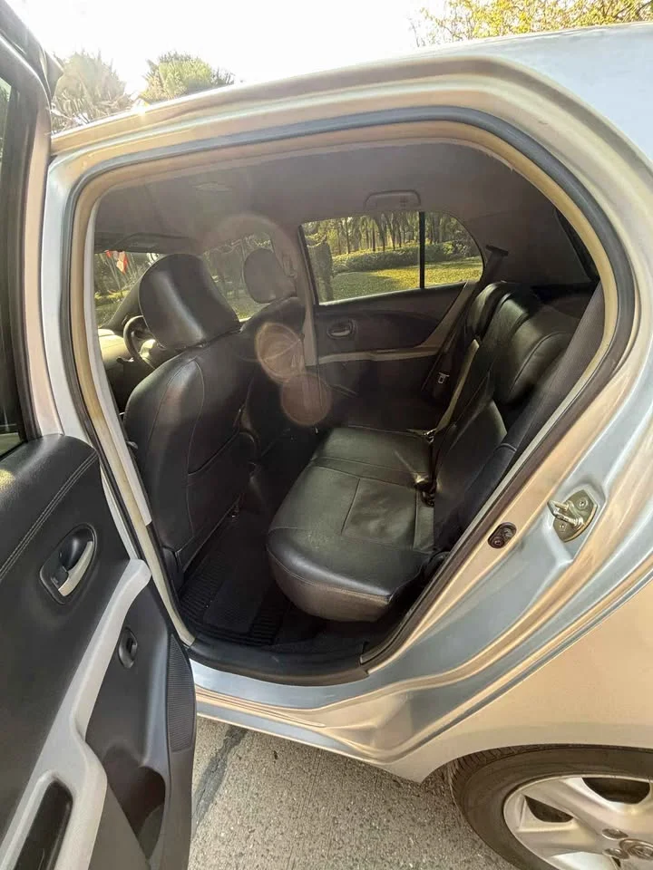 2007 Toyota Yaris II 2