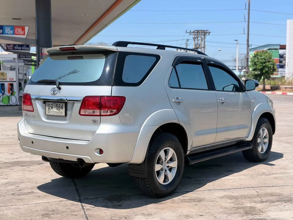 2007 Toyota Fortuner I 3