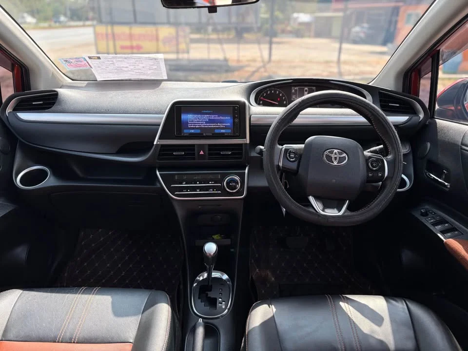 2016 Toyota Sienta II 2