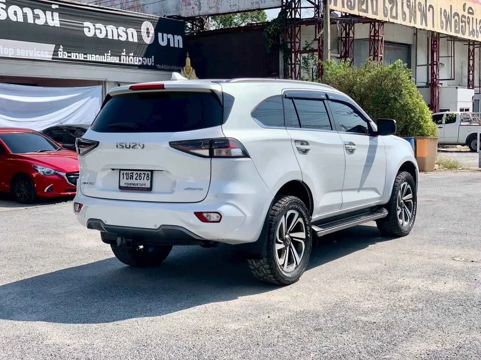 2021 Isuzu MU-X II 2