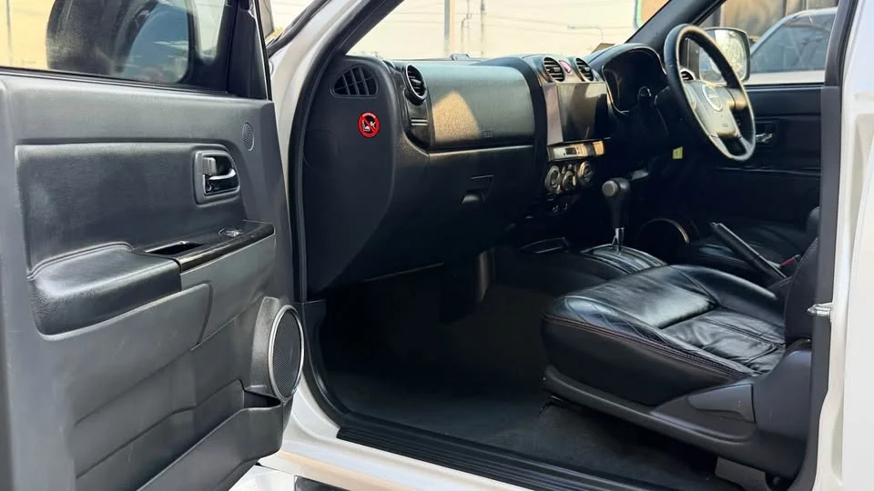 2012 Isuzu MU-7 2