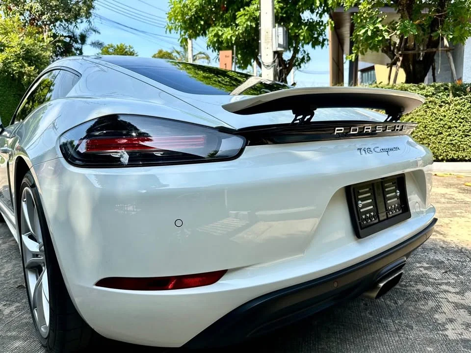 2017 Porsche 718 Boxster and Cayman IV 2