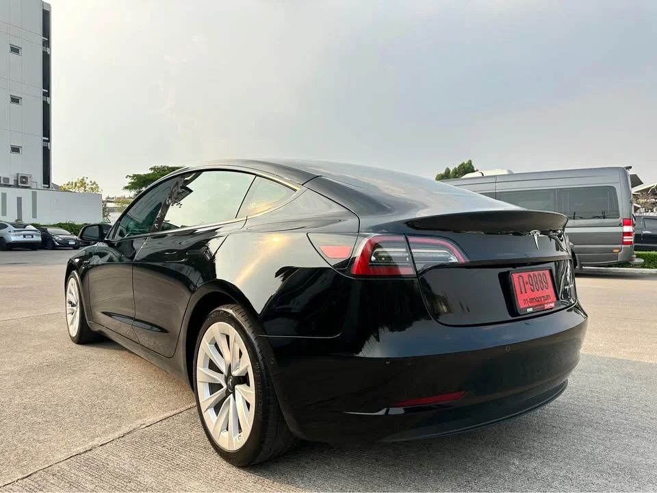 2023 Tesla Model 3 3