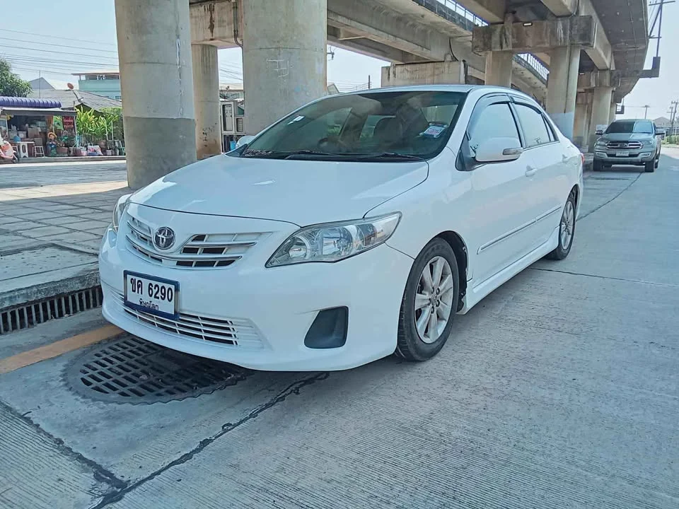 2013 Toyota Corolla Altis X (E140) 3