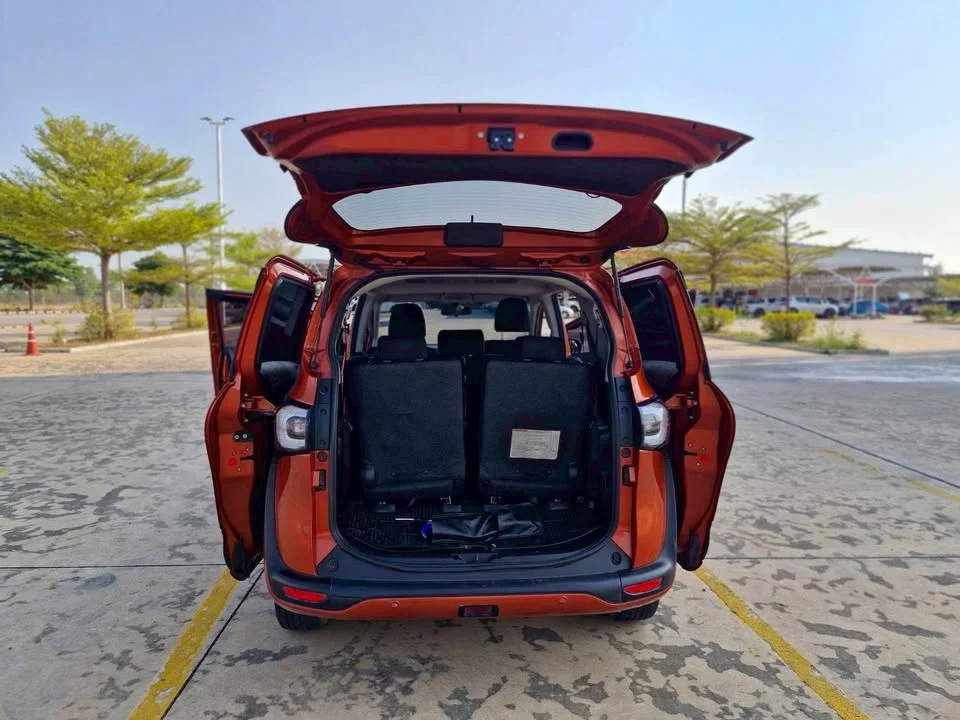 2017 Toyota Sienta II 3