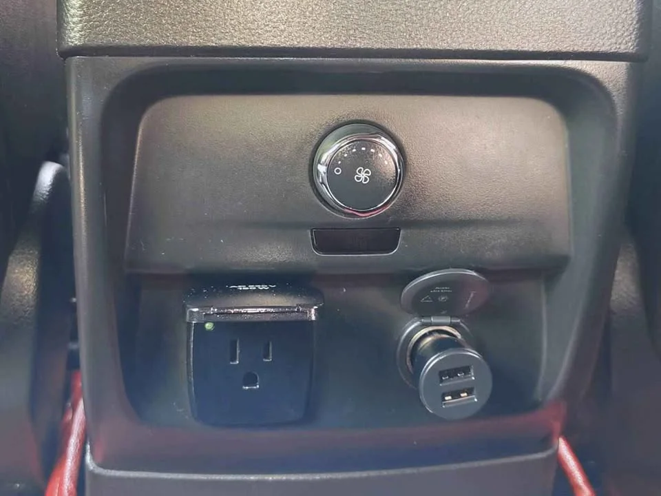 2020 Ford Everest II 3