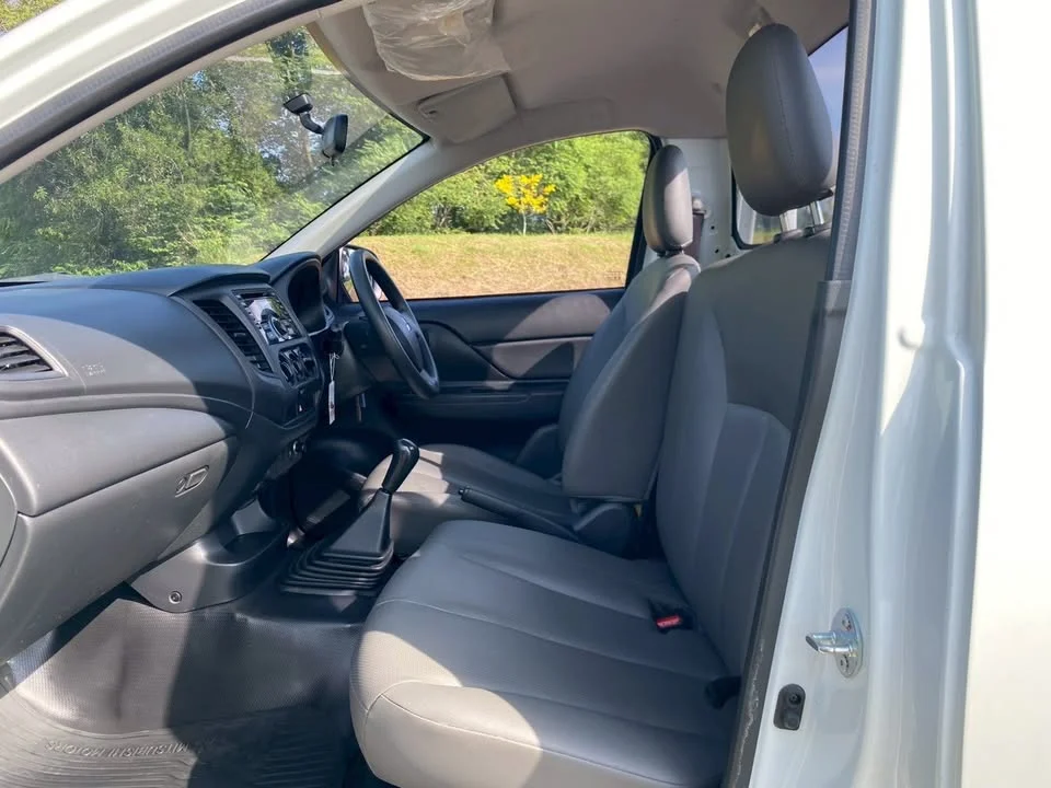 2022 Mitsubishi Triton V 3