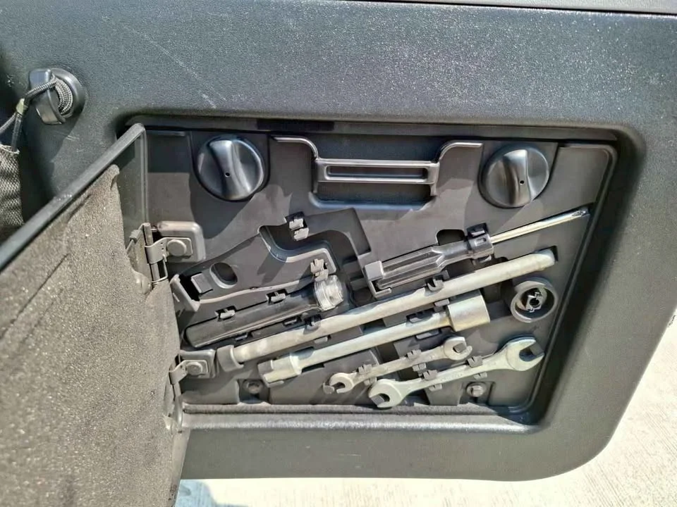 2001 Mitsubishi Pajero III 2