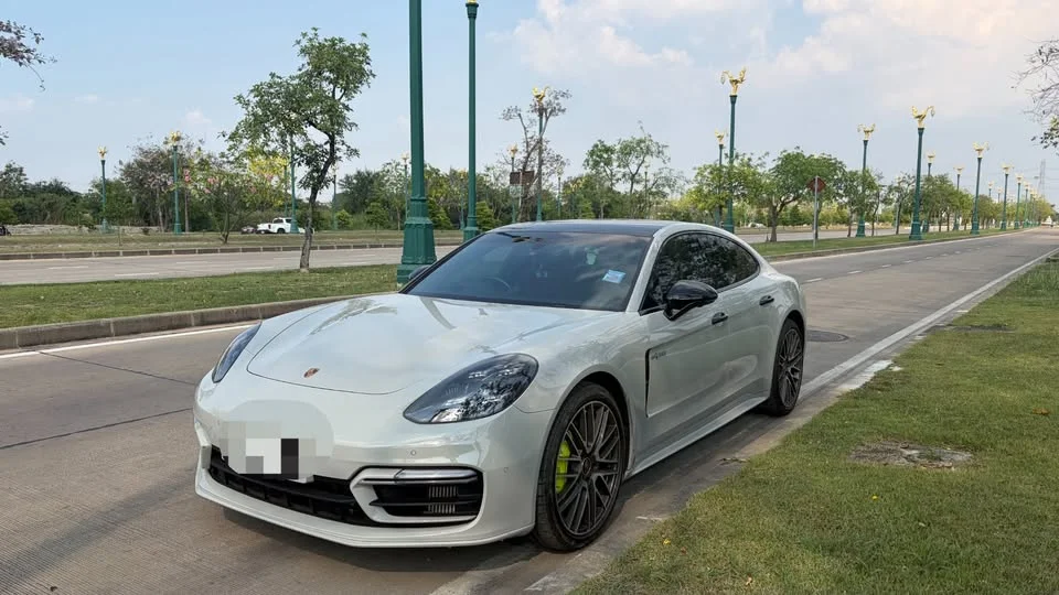 2021 Porsche Panamera II 2