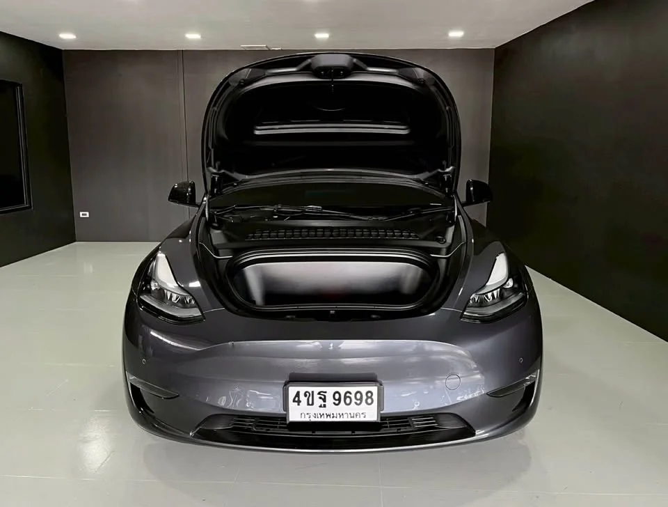 2023 Tesla Model Y 2