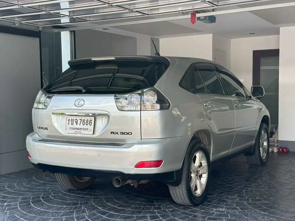 2006 Toyota Harrier II 2