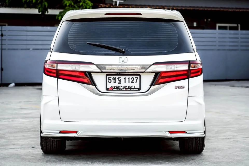 2015 Honda Odyssey V 2