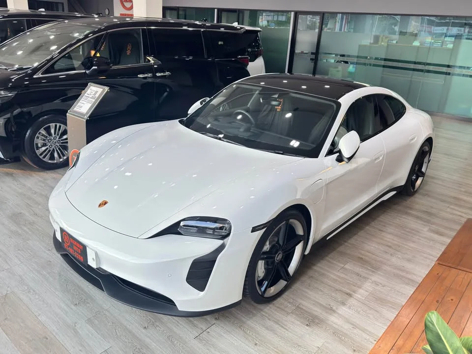2023 Porsche Taycan 9J1 3