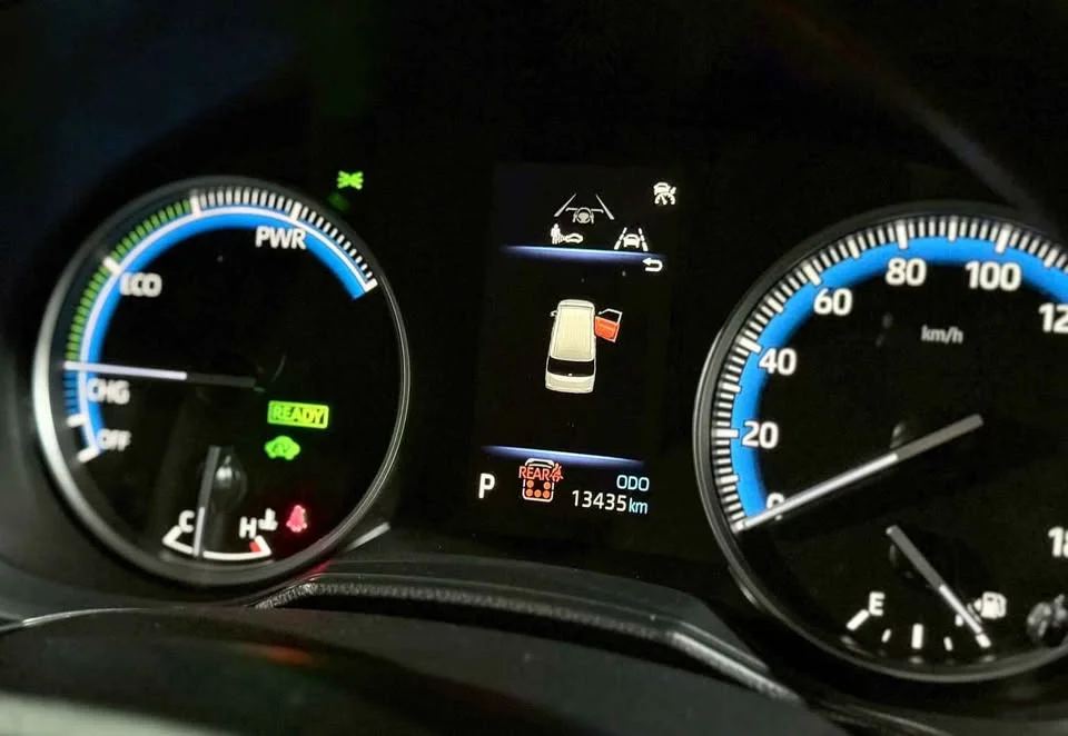 2024 Toyota Voxy IV 3