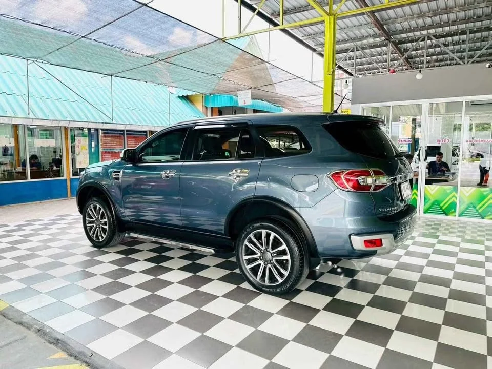 2019 Ford Everest II 2
